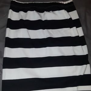 SOLD ! Cute Black and White Stripe mini skirt